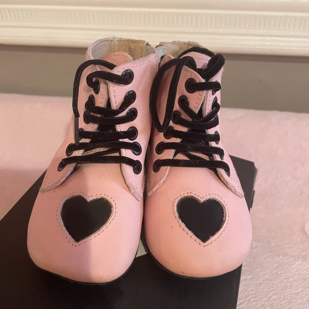 Spellbound used toddlers size 4 shoes